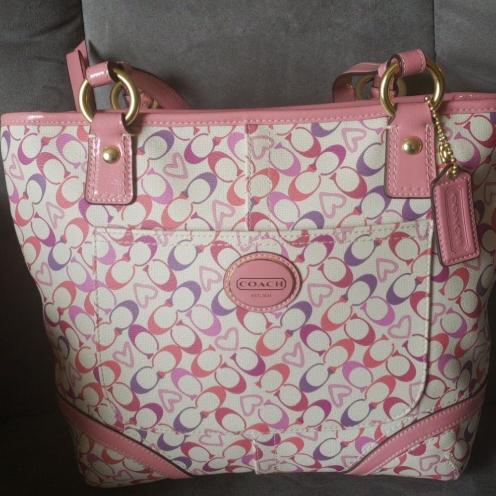 SOLD SALE LIKE NEW WORN ONCE HEART Coach Purse